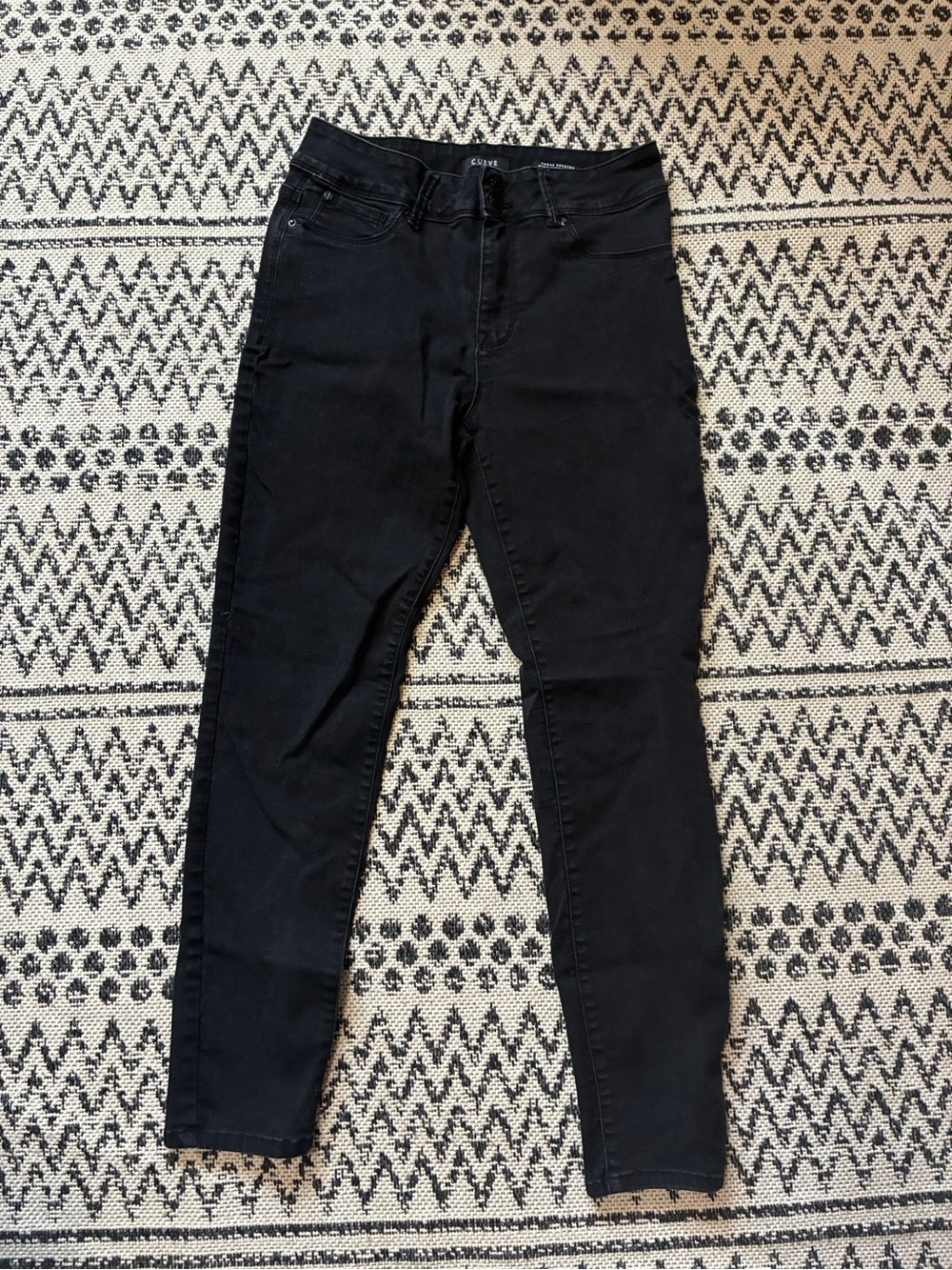 Black High-Rise Women’s Skinny Jeans